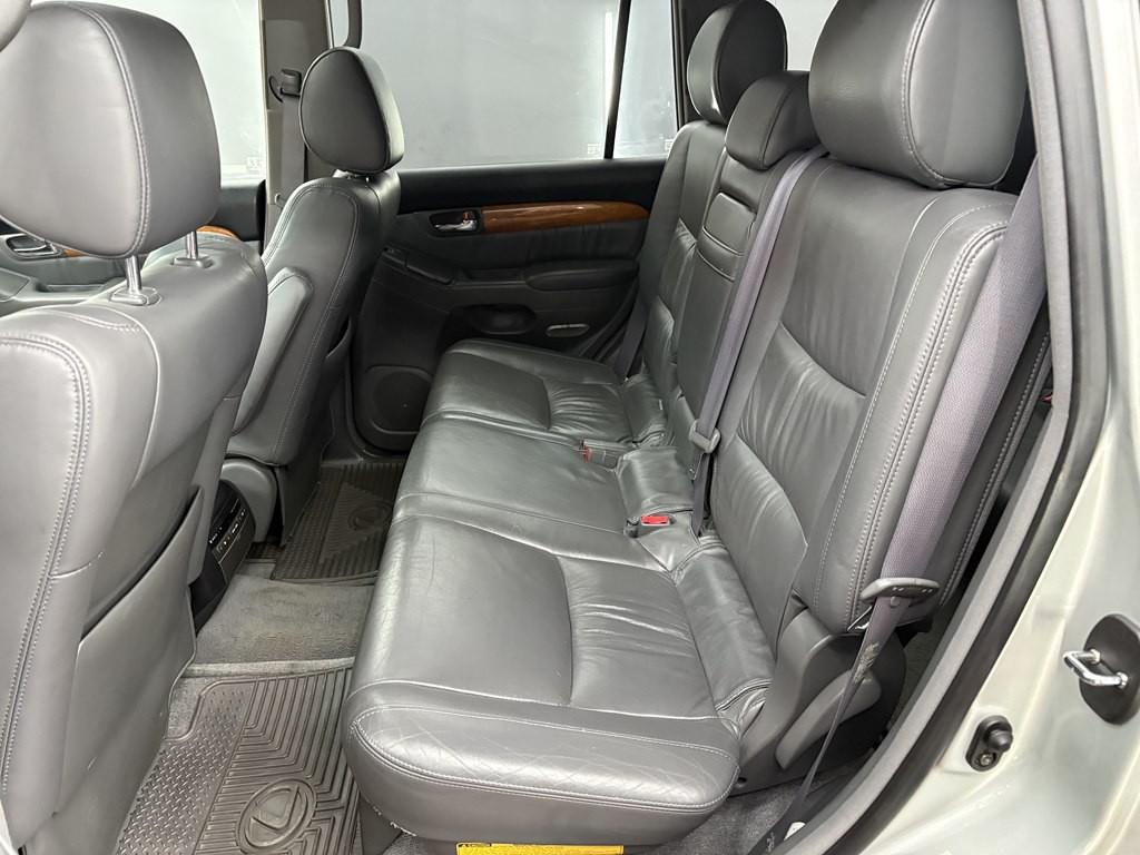 2004 Lexus GX Image 10