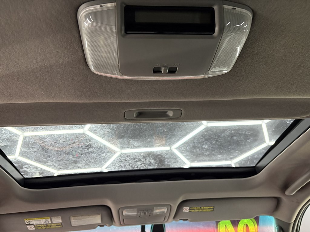 2004 Lexus GX Image 12