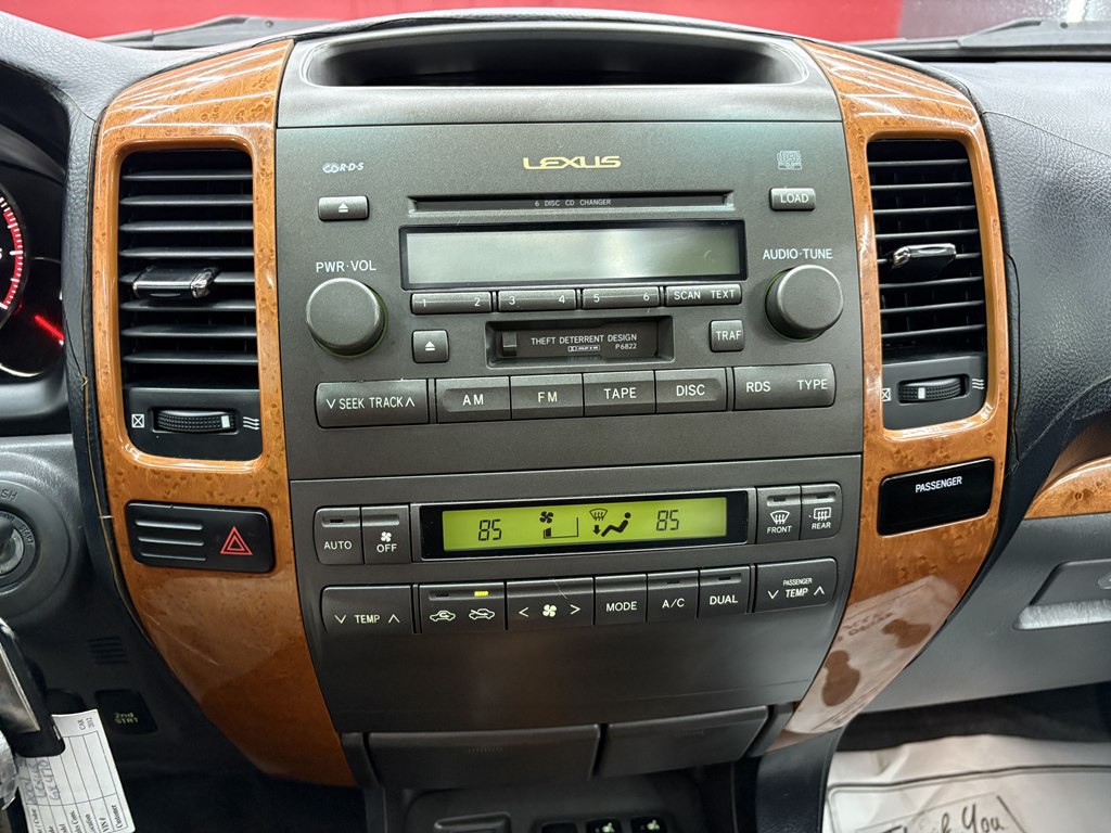 2004 Lexus GX Image 21