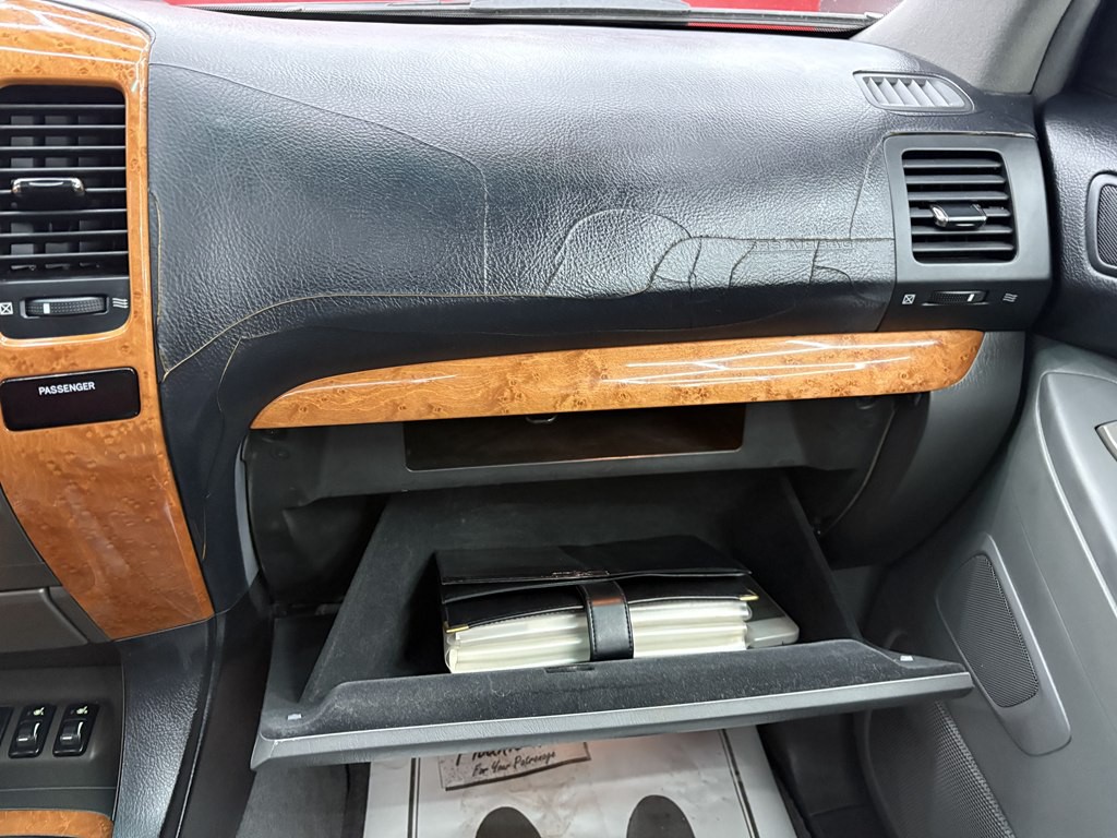 2004 Lexus GX Image 23