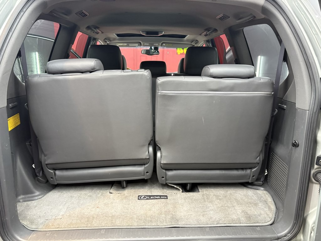 2004 Lexus GX Image 25