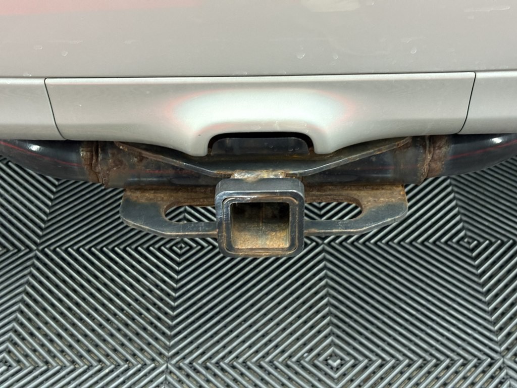 2004 Lexus GX Image 30