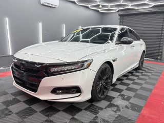 Image for 2018 Honda Accord Touring ID: 7036718