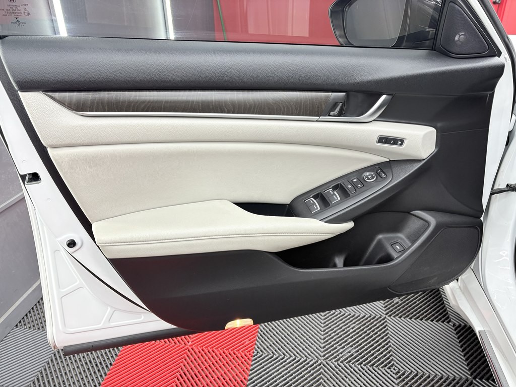 2018 Honda Accord Image 7