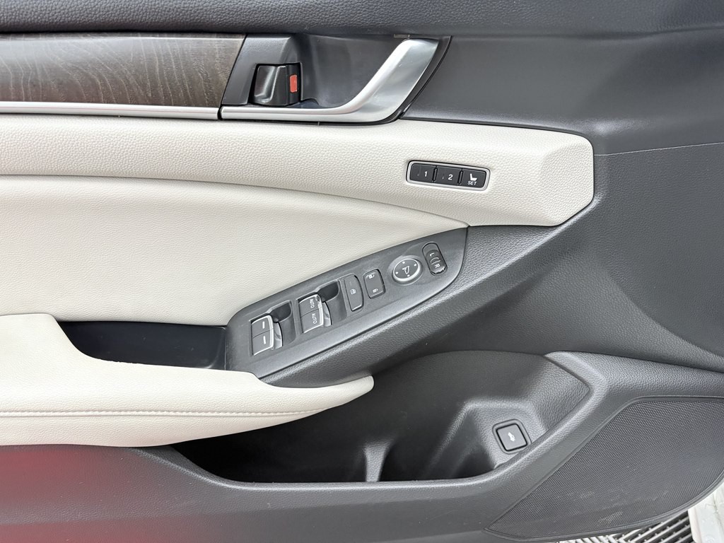 2018 Honda Accord Image 8