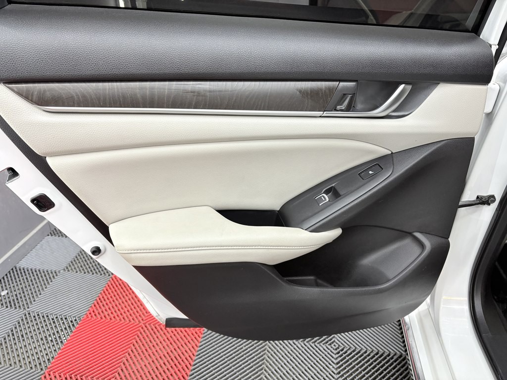2018 Honda Accord Image 10
