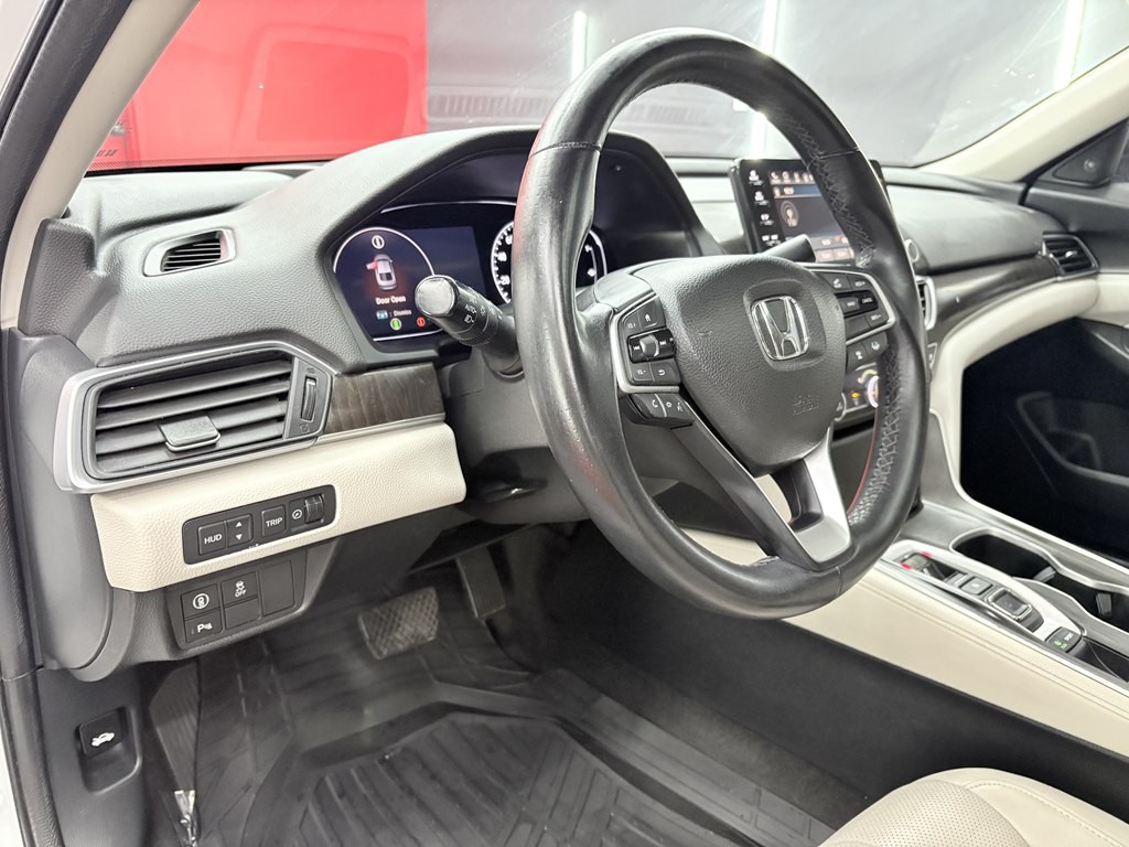 2018 Honda Accord Image 16