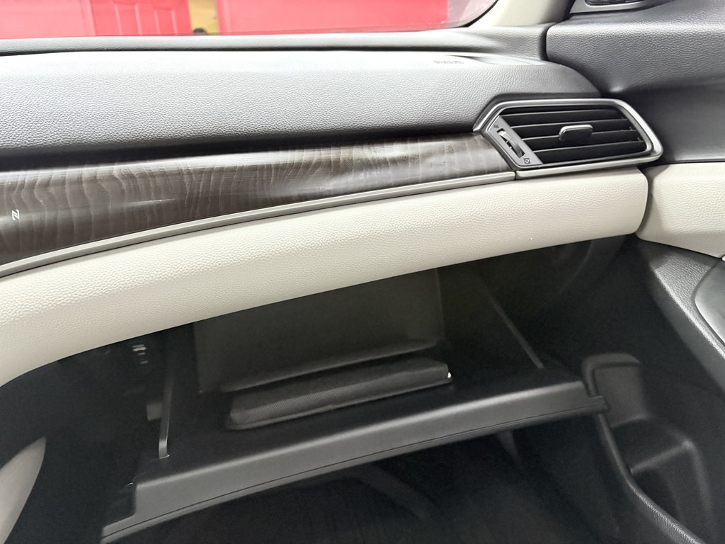 2018 Honda Accord Image 29