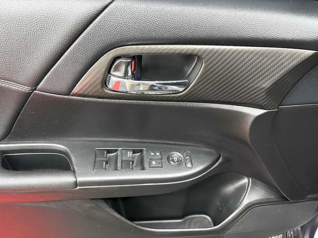 2017 Honda Accord Image 8