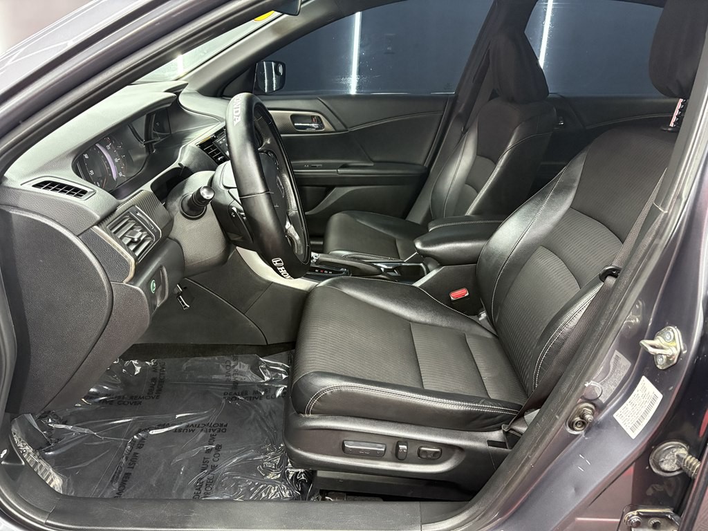 2017 Honda Accord Image 9