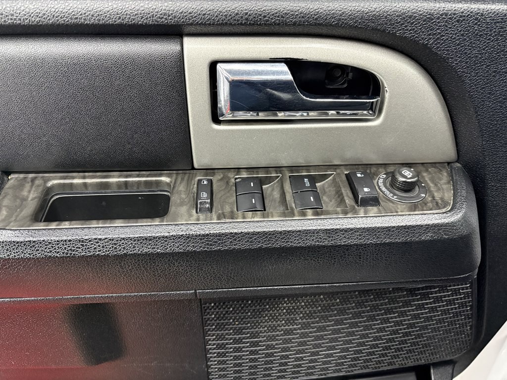 2016 Ford Expedition Image 8