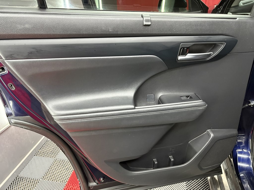 2021 Toyota Highlander Image 10