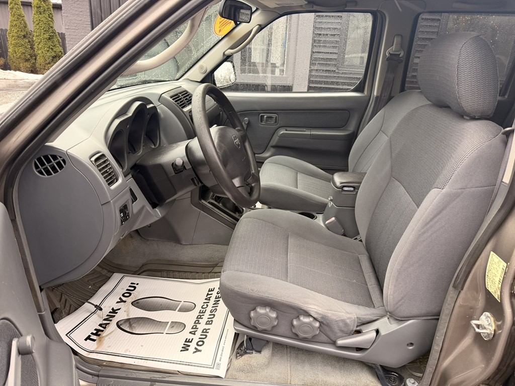 2003 Nissan Frontier Image 7