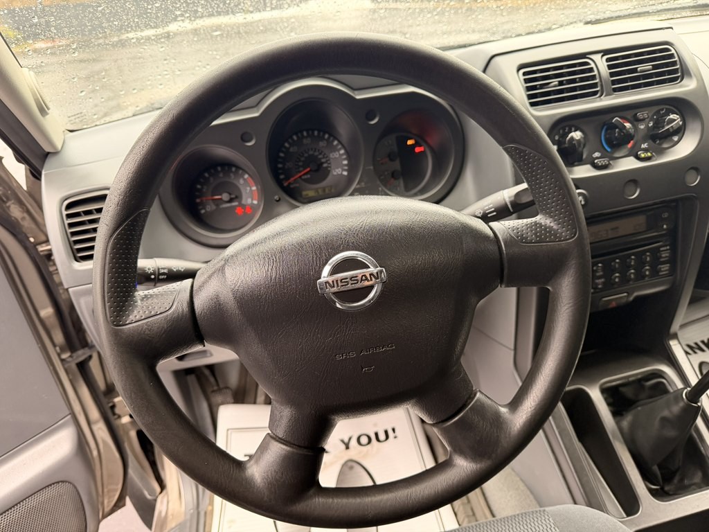 2003 Nissan Frontier Image 11