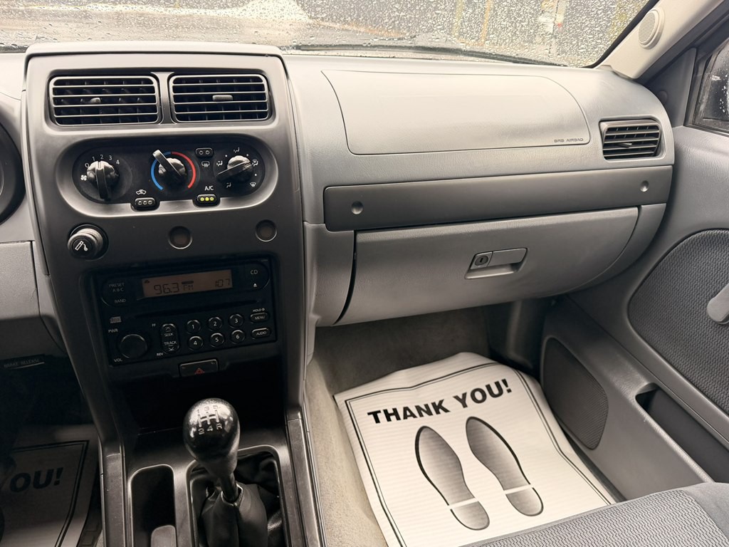 2003 Nissan Frontier Image 14