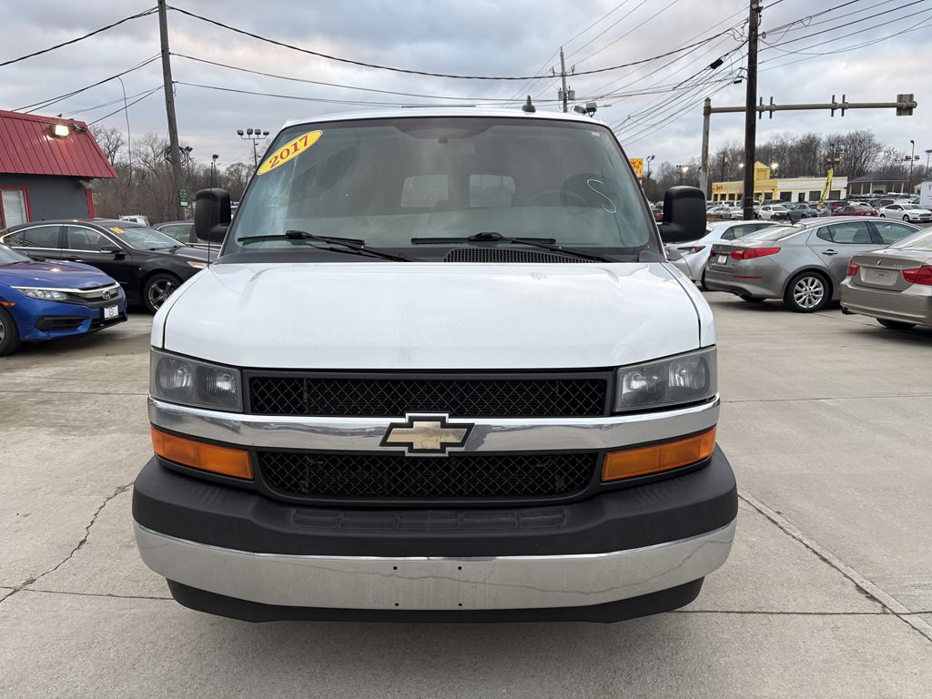 2017 Chevrolet Express Image 2