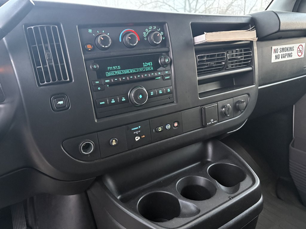 2017 Chevrolet Express Image 12