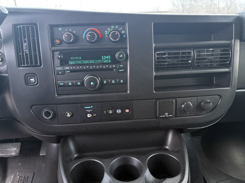 2017 Chevrolet Express Image 14