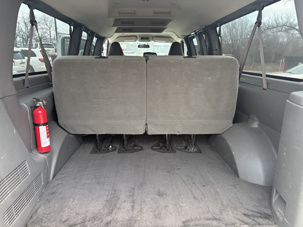 2017 Chevrolet Express Image 21