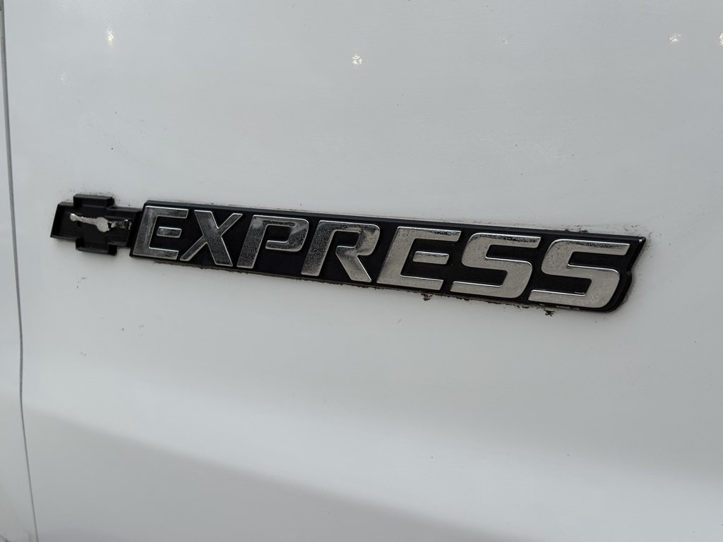 2017 Chevrolet Express Image 23