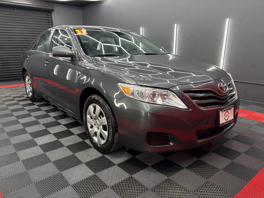2011 Toyota Camry Image 3