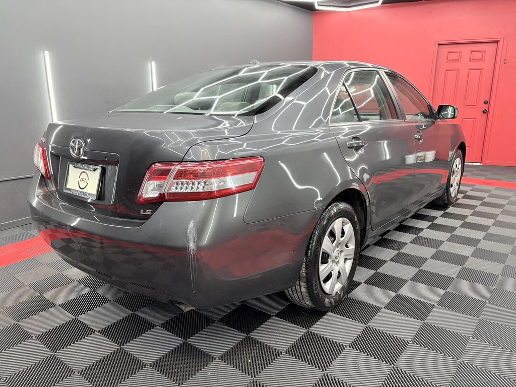 2011 Toyota Camry Image 4