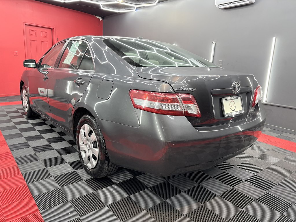 2011 Toyota Camry Image 6