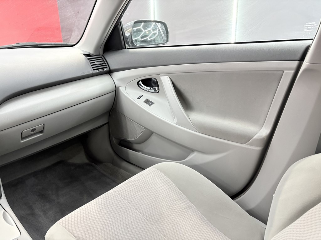 2011 Toyota Camry Image 12