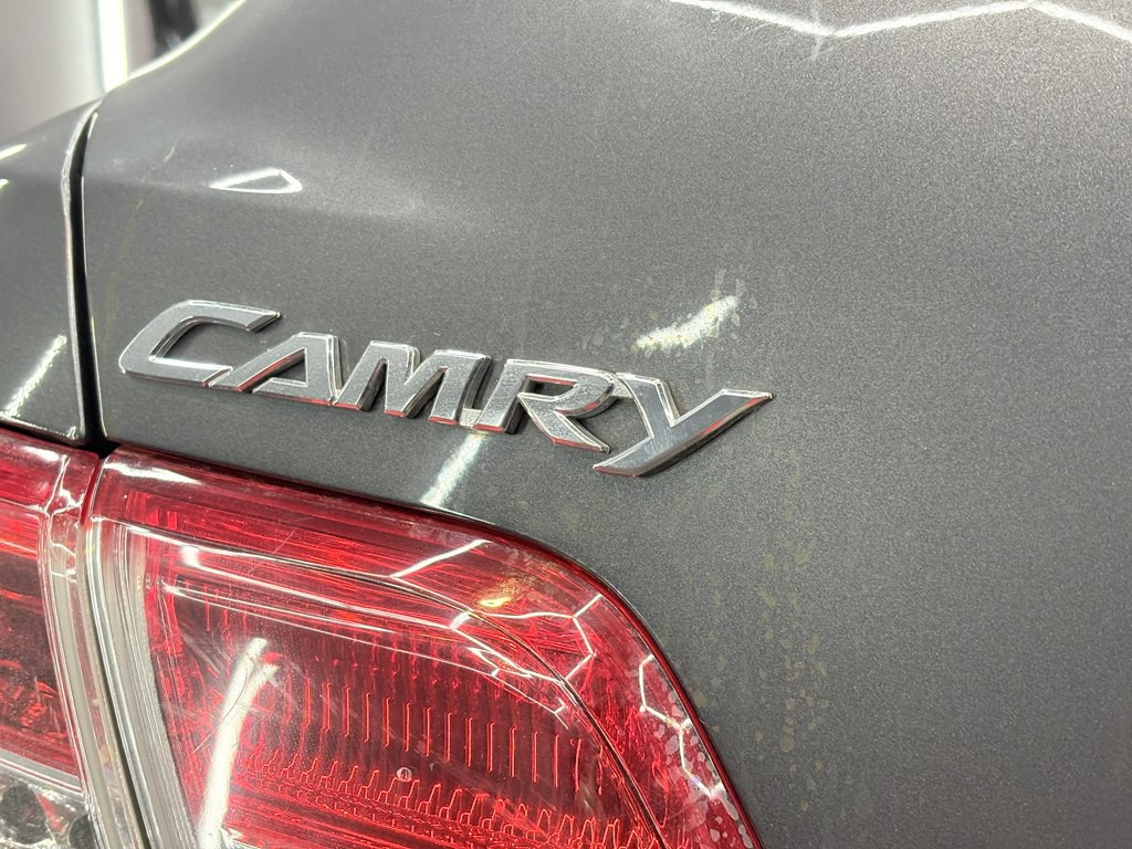 2011 Toyota Camry Image 21