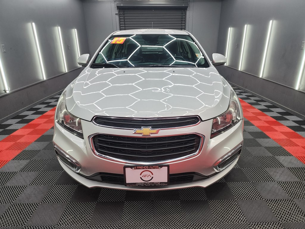 2015 Chevrolet Cruze Image 2