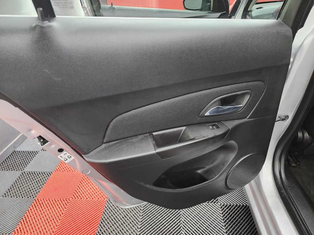 2015 Chevrolet Cruze Image 9