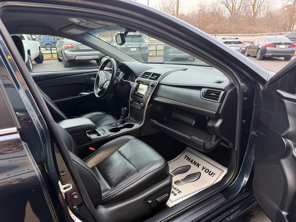 2015 Toyota Camry Image 11