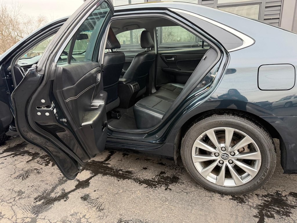 2015 Toyota Camry Image 12