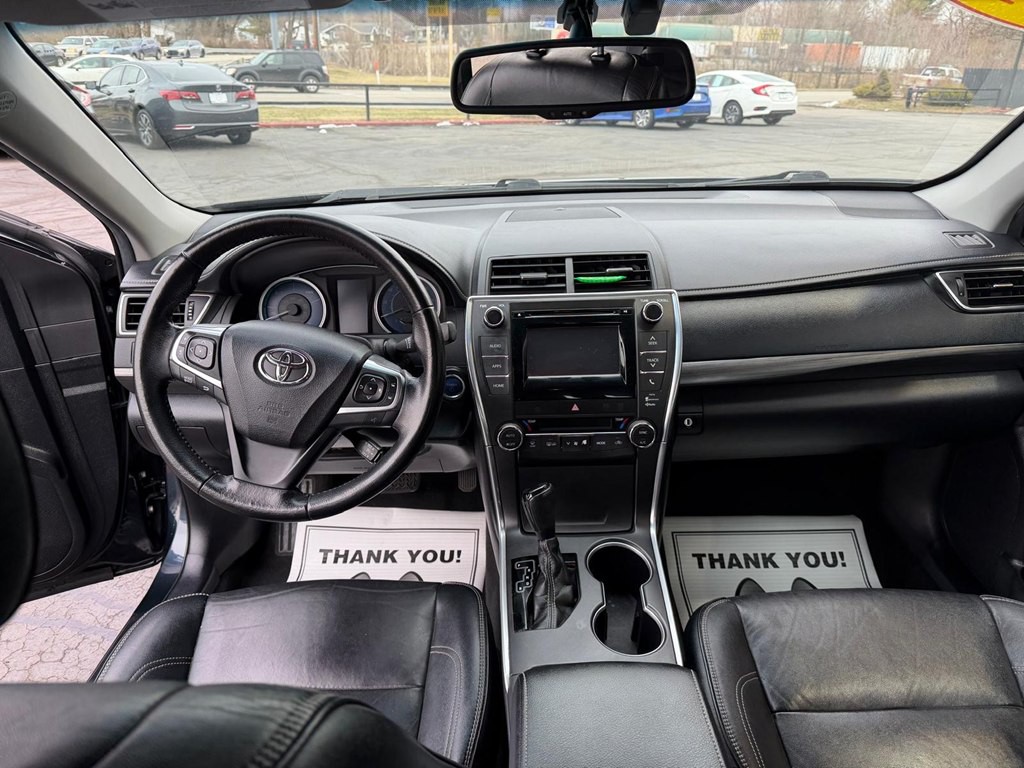 2015 Toyota Camry Image 13