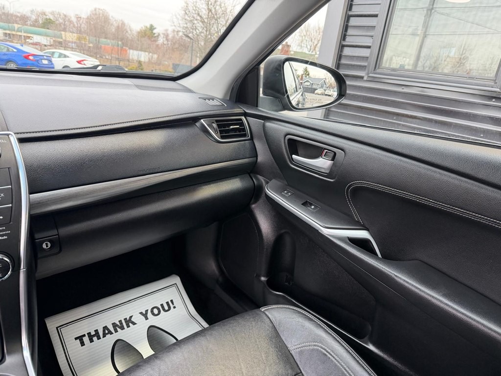 2015 Toyota Camry Image 14