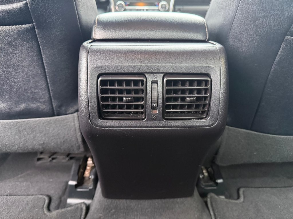 2015 Toyota Camry Image 15