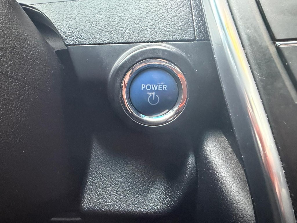 2015 Toyota Camry Image 20