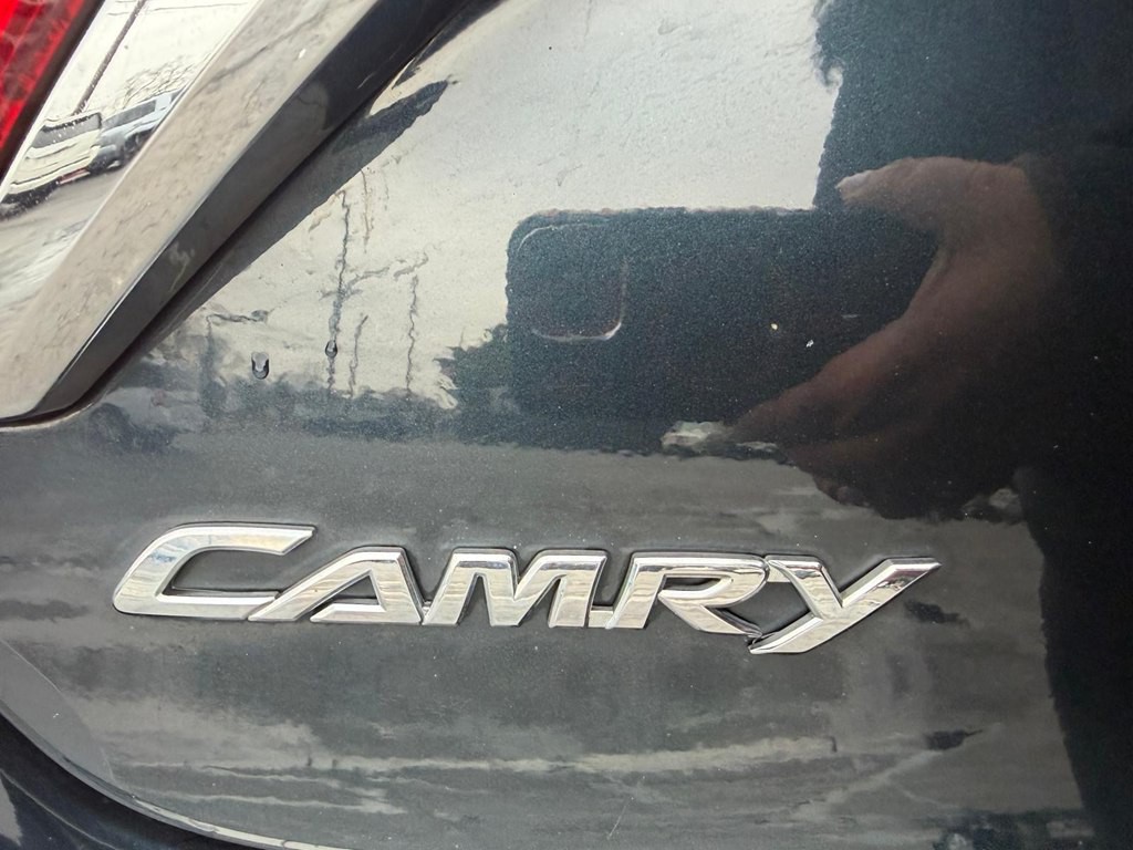 2015 Toyota Camry Image 24