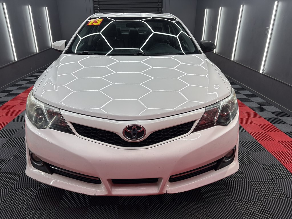 2012 Toyota Camry Image 2