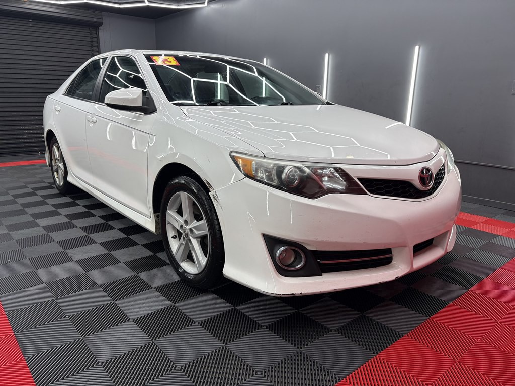 2012 Toyota Camry Image 3