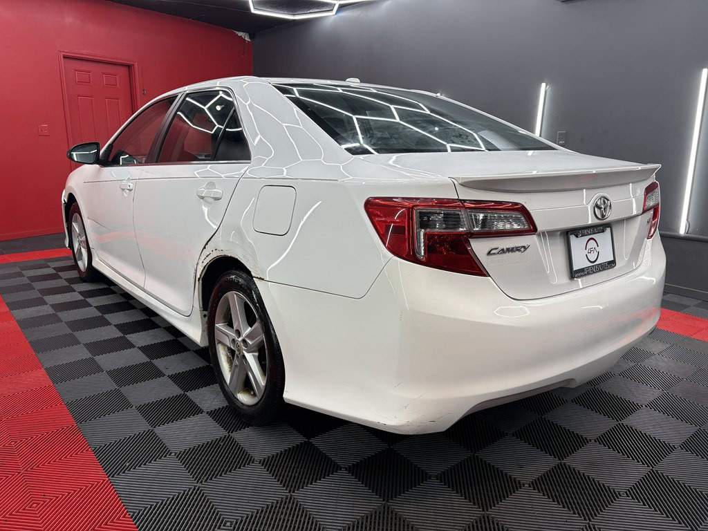 2012 Toyota Camry Image 6