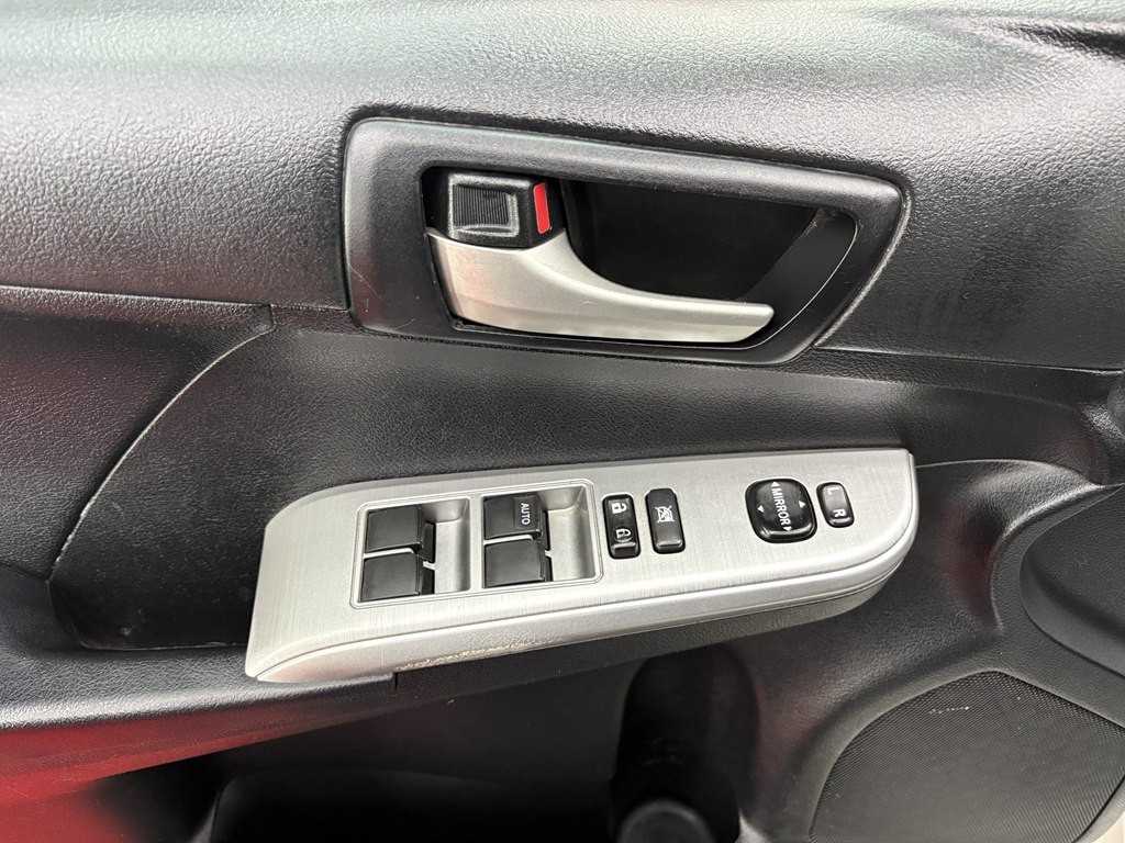 2012 Toyota Camry Image 8