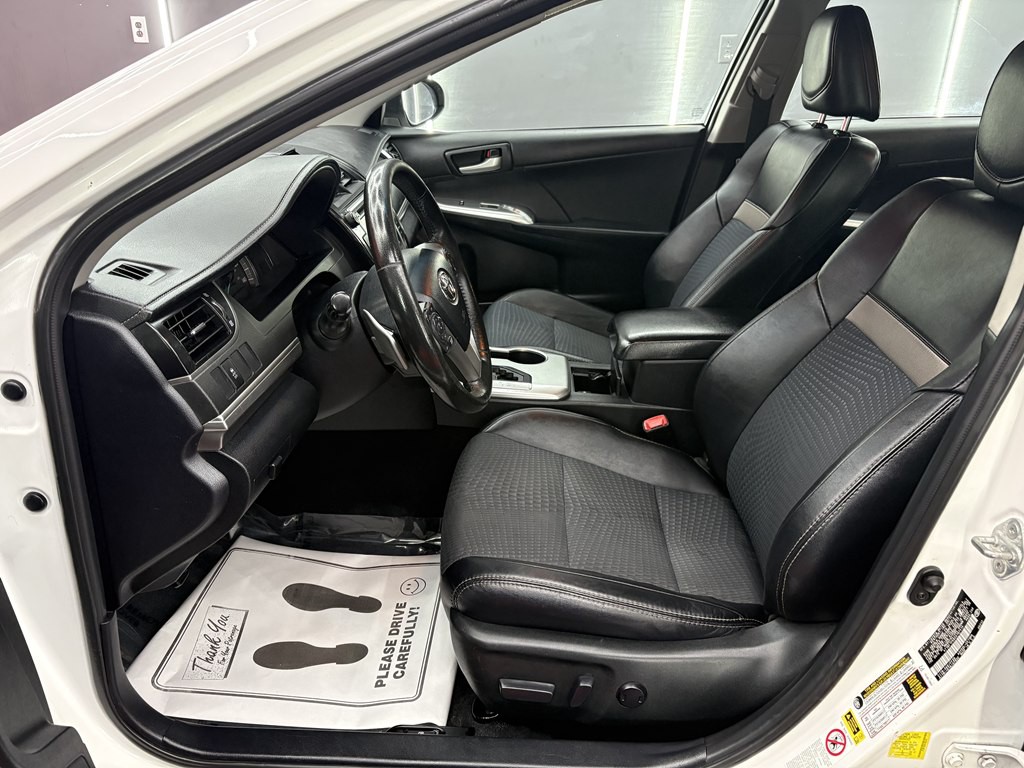 2012 Toyota Camry Image 9