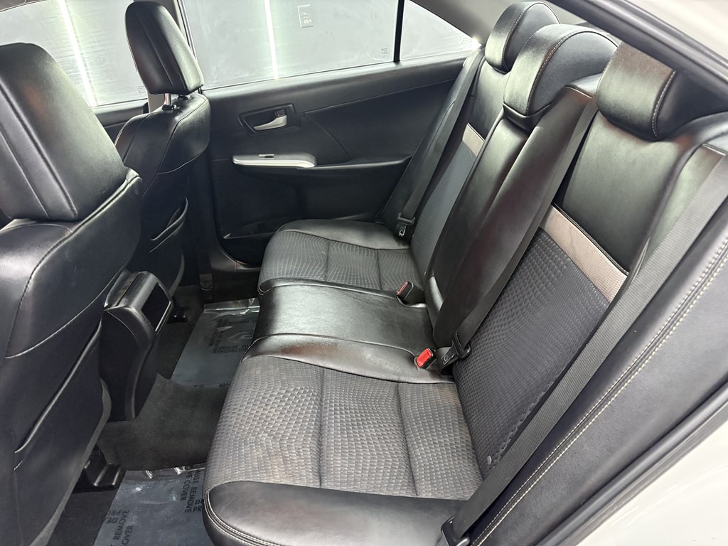 2012 Toyota Camry Image 11