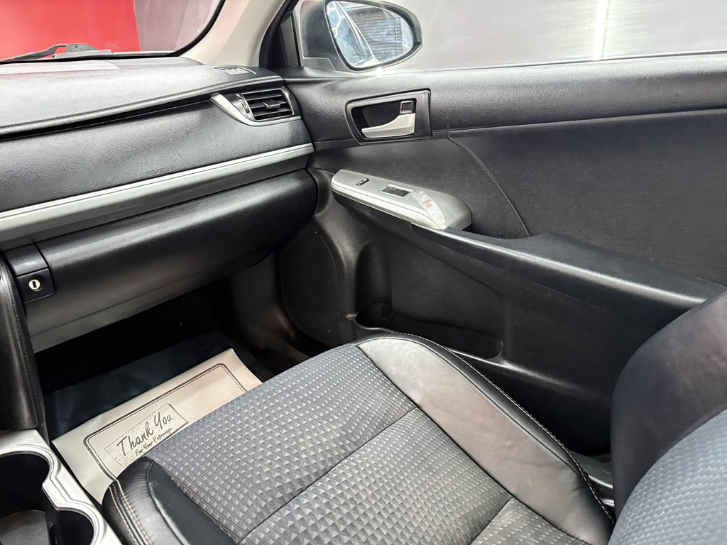 2012 Toyota Camry Image 14