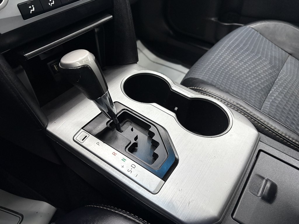 2012 Toyota Camry Image 18