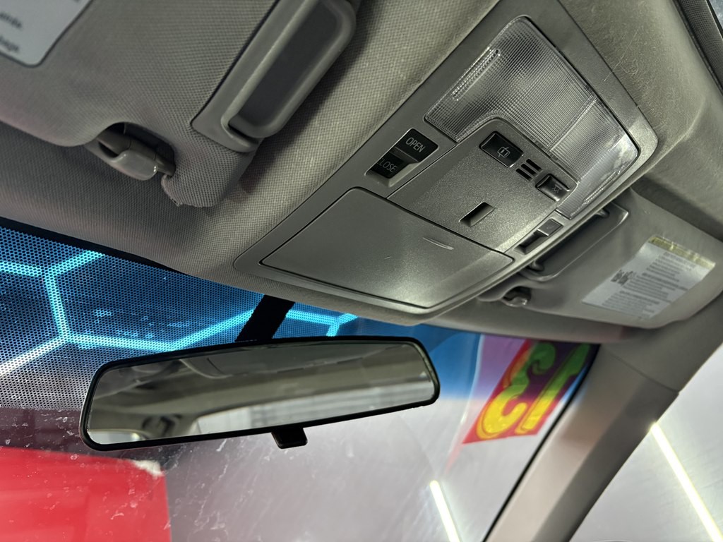 2012 Toyota Camry Image 21