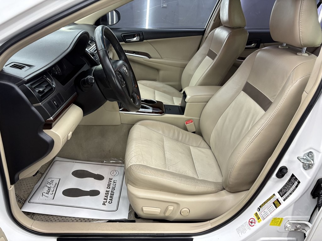 2012 Toyota Camry Image 9