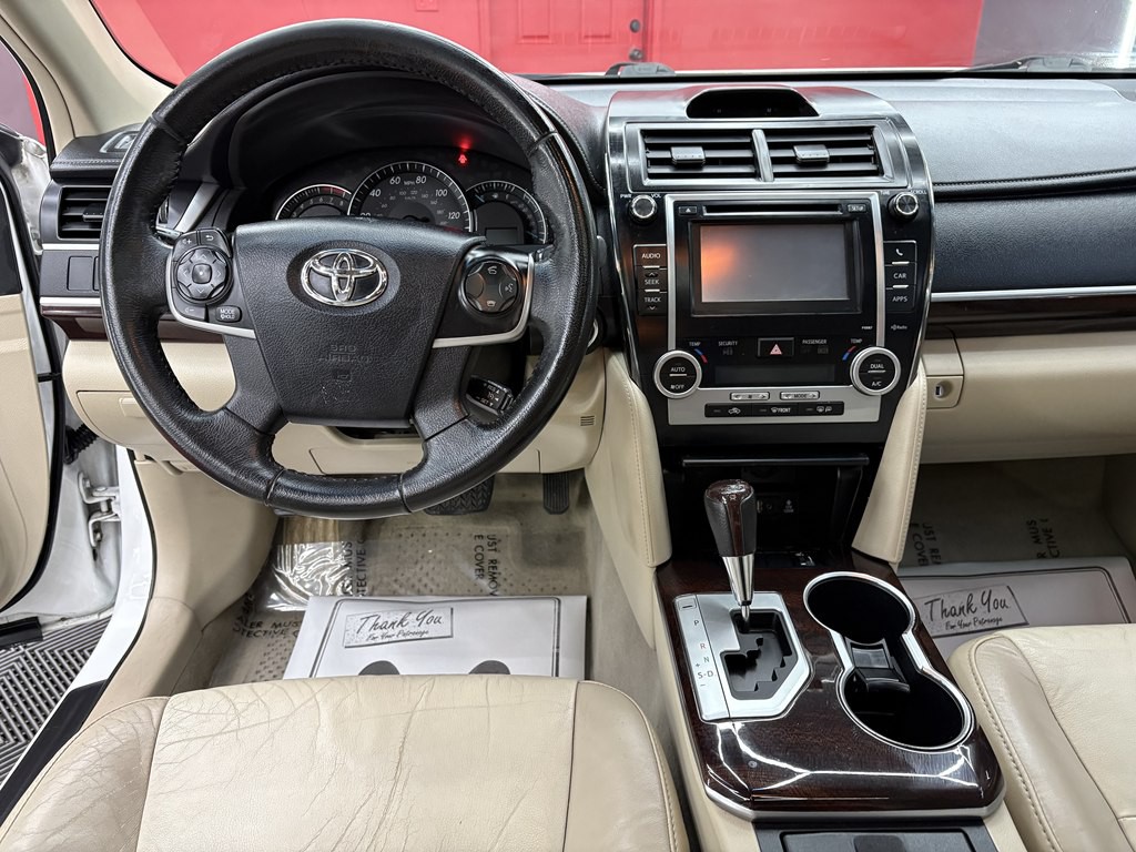 2012 Toyota Camry Image 12