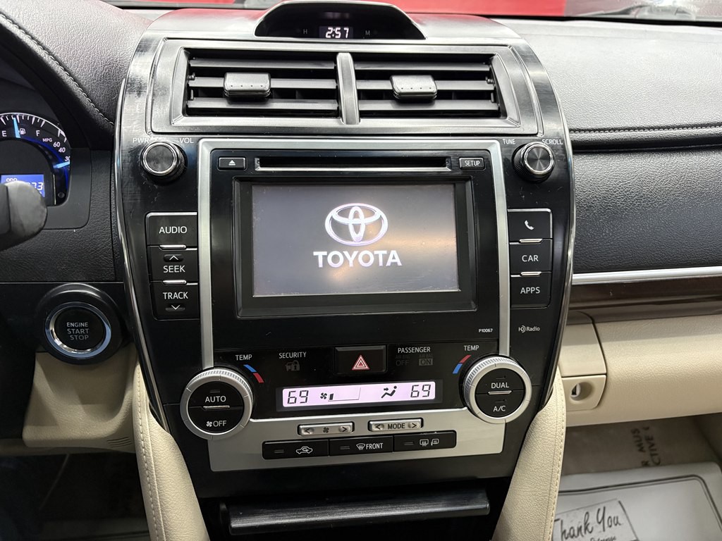 2012 Toyota Camry Image 19
